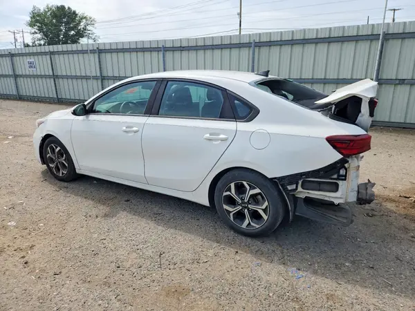 3KPF24AD1KE011354 2019 KIA FORTE - Image 2