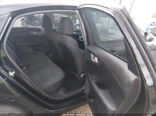 3KPF24AD1KE014156 2019 KIA FORTE - Image 8