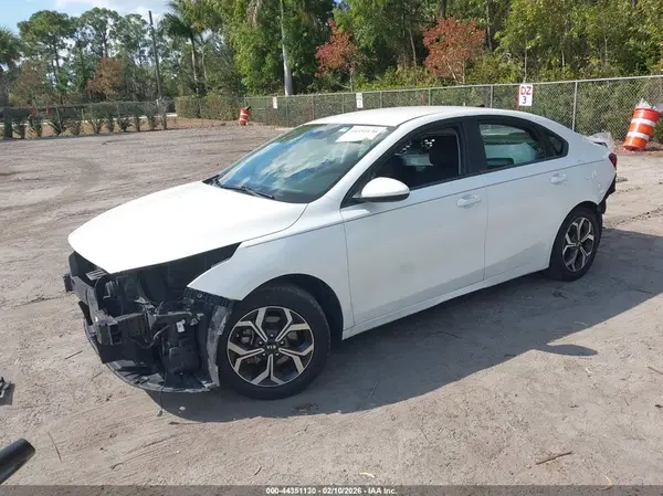 3KPF24AD1KE014254 2019 KIA FORTE - Image 2