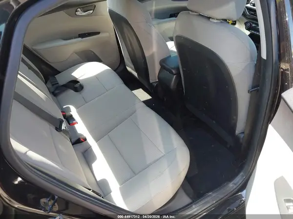 3KPF24AD1KE014321 2019 KIA FORTE - Image 8
