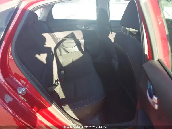 3KPF24AD1KE015033 2019 KIA FORTE - Image 8