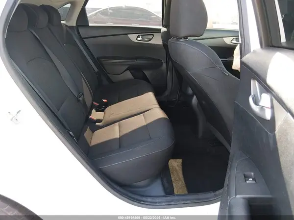 3KPF24AD1KE019521 2019 KIA FORTE - Image 8