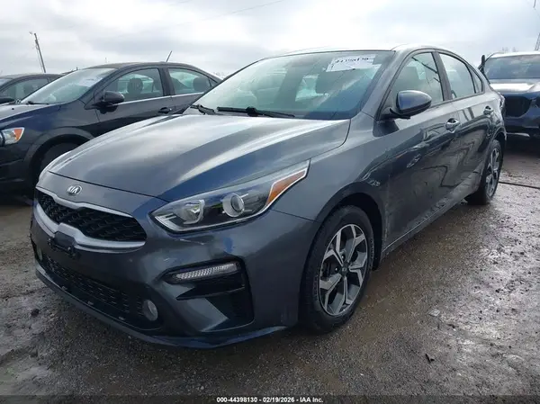 3KPF24AD1KE019809 2019 KIA FORTE - Image 2