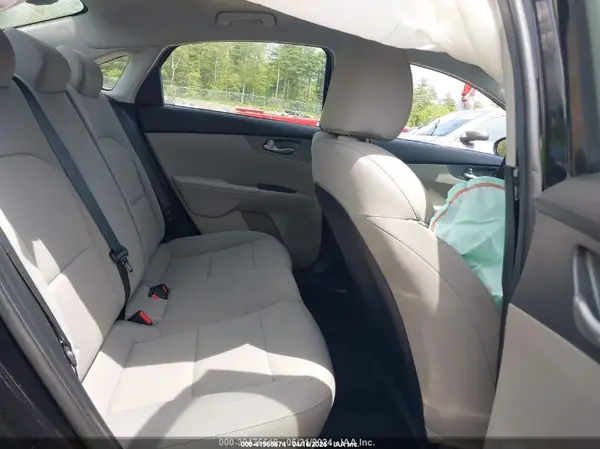 3KPF24AD1KE022483 2019 KIA FORTE - Image 8