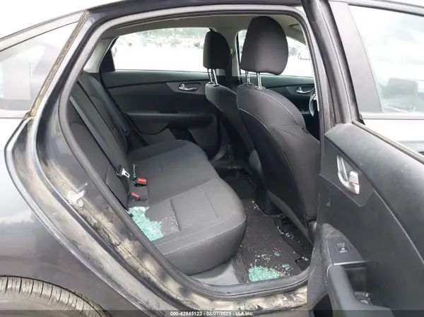 3KPF24AD1KE026873 2019 KIA FORTE - Image 8