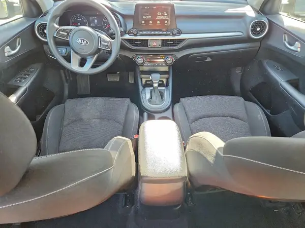 3KPF24AD1KE028087 2019 KIA FORTE - Image 8