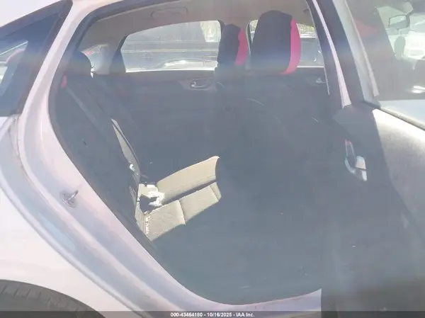 3KPF24AD1KE030082 2019 KIA FORTE - Image 8