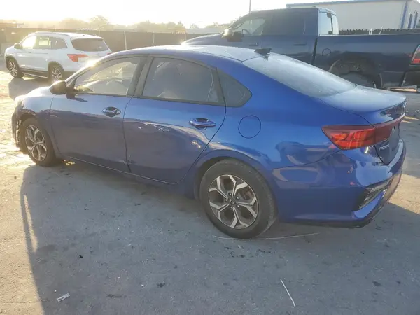 3KPF24AD1KE031586 2019 KIA FORTE - Image 2