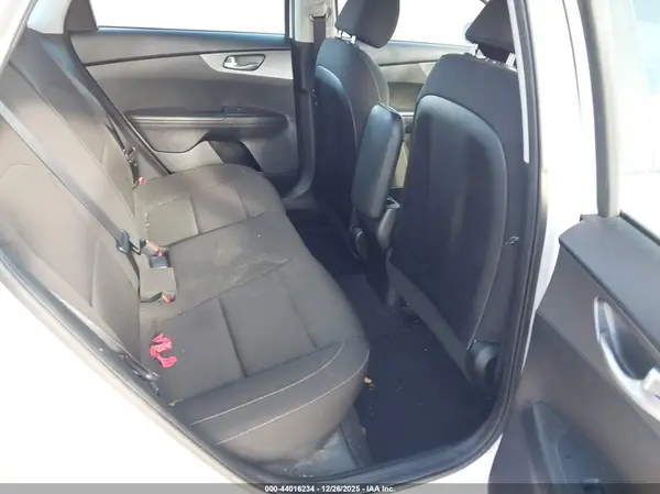 3KPF24AD1KE035735 2019 KIA FORTE - Image 8