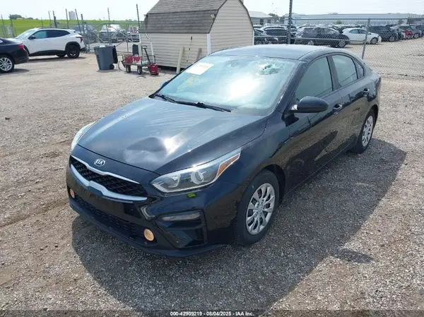 3KPF24AD1KE039834 2019 KIA FORTE - Image 2