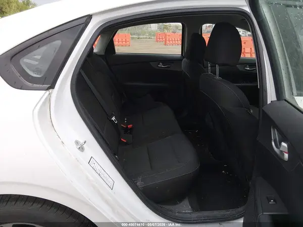 3KPF24AD1KE040319 2019 KIA FORTE - Image 8