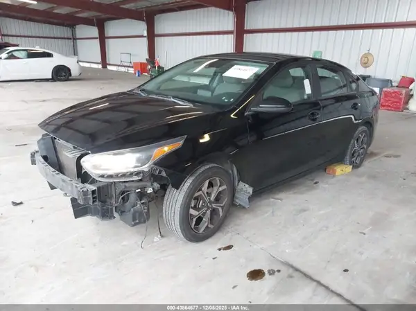 3KPF24AD1KE045004 2019 KIA FORTE - Image 2