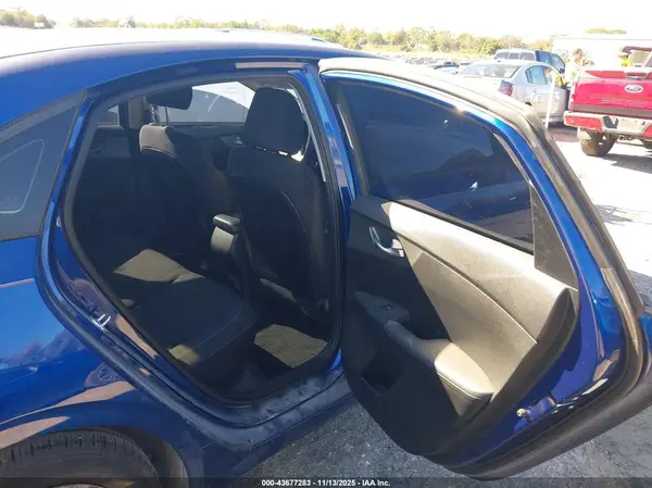 3KPF24AD1KE046055 2019 KIA FORTE - Image 8