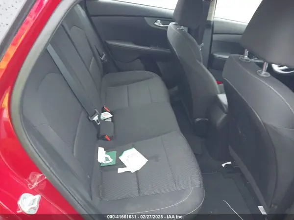 3KPF24AD1KE049585 2019 KIA FORTE - Image 8