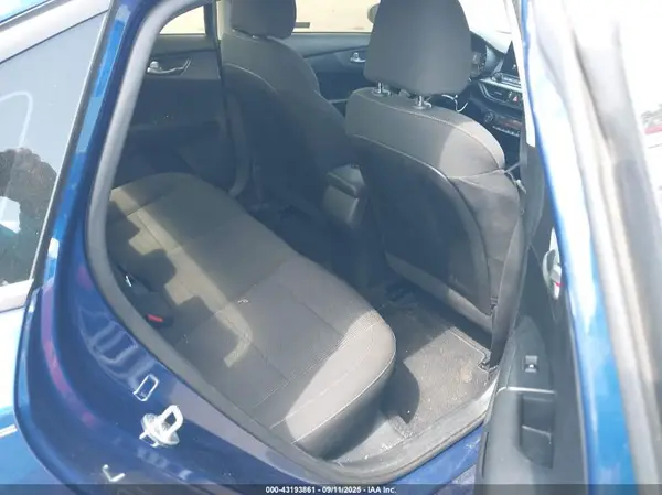 3KPF24AD1KE050638 2019 KIA FORTE - Image 8