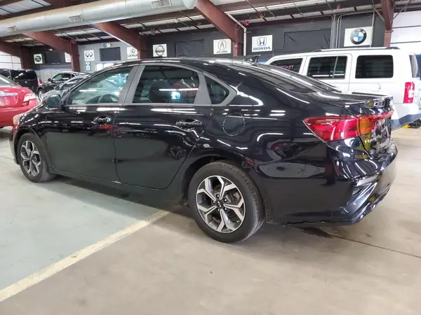 3KPF24AD1KE050753 2019 KIA FORTE - Image 2