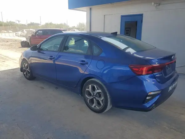 3KPF24AD1KE051157 2019 KIA FORTE - Image 2