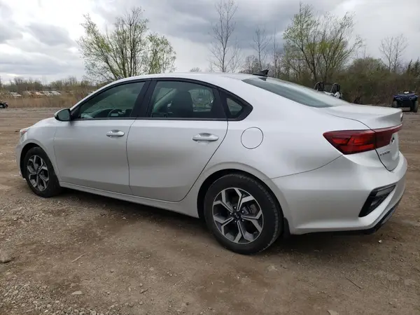 3KPF24AD1KE058609 2019 KIA FORTE - Image 2