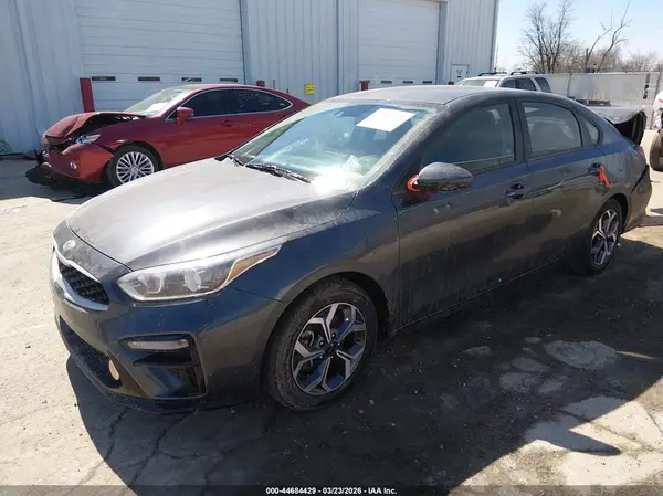 3KPF24AD1KE059405 2019 KIA FORTE - Image 2