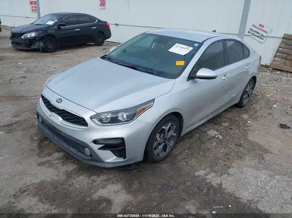 3KPF24AD1KE060148 2019 KIA FORTE - Image 2