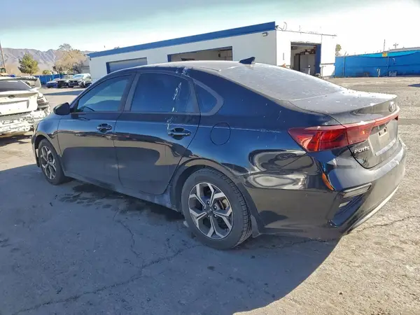 3KPF24AD1KE061168 2019 KIA FORTE - Image 2