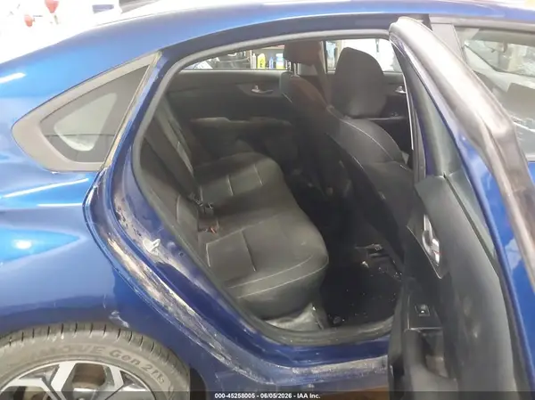 3KPF24AD1KE061400 2019 KIA FORTE - Image 8