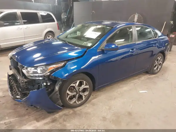 3KPF24AD1KE061932 2019 KIA FORTE - Image 2