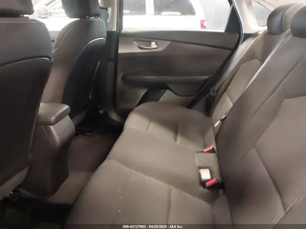 3KPF24AD1KE061932 2019 KIA FORTE - Image 8