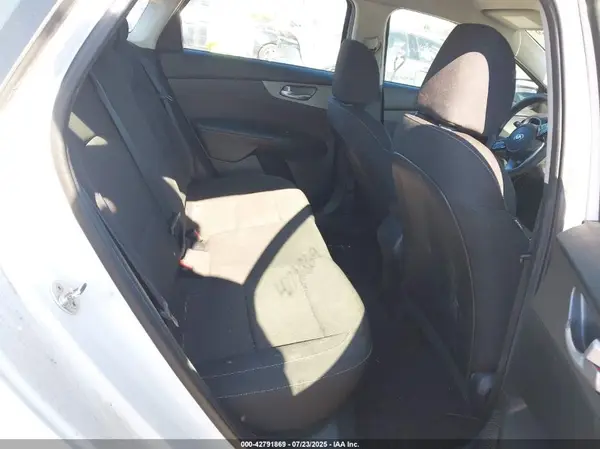 3KPF24AD1KE062840 2019 KIA FORTE - Image 8