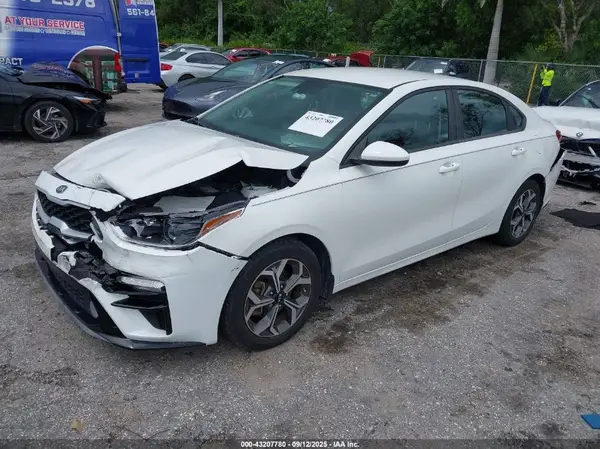 3KPF24AD1KE064894 2019 KIA FORTE - Image 2