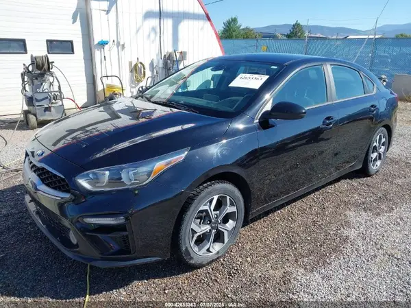 3KPF24AD1KE065723 2019 KIA FORTE - Image 2