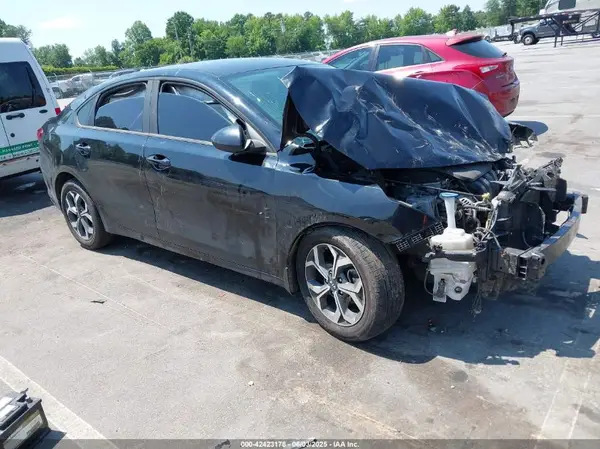 3KPF24AD1KE066855 2019 KIA FORTE - Image 1