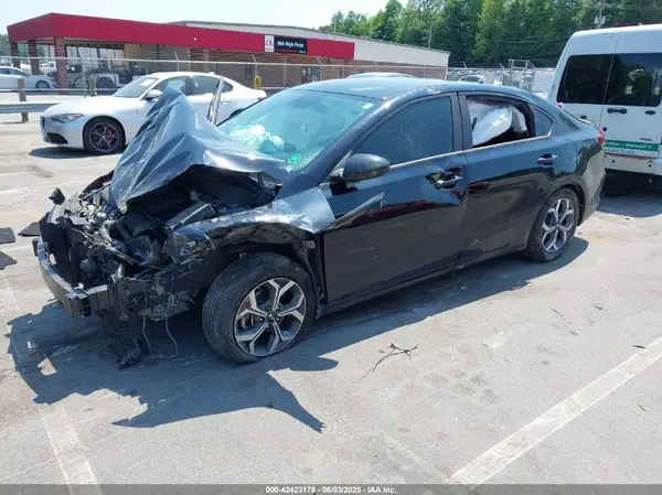 3KPF24AD1KE066855 2019 KIA FORTE - Image 2