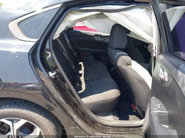 3KPF24AD1KE066855 2019 KIA FORTE - Image 8