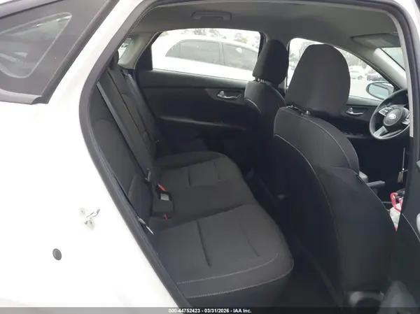 3KPF24AD1KE067472 2019 KIA FORTE - Image 8