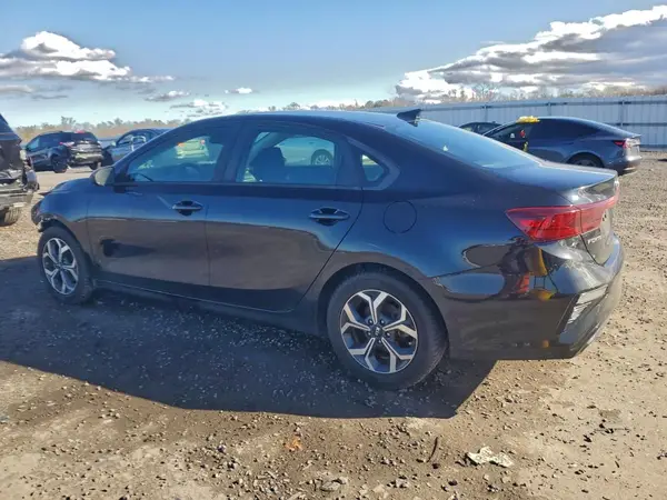 3KPF24AD1KE067617 2019 KIA FORTE - Image 2
