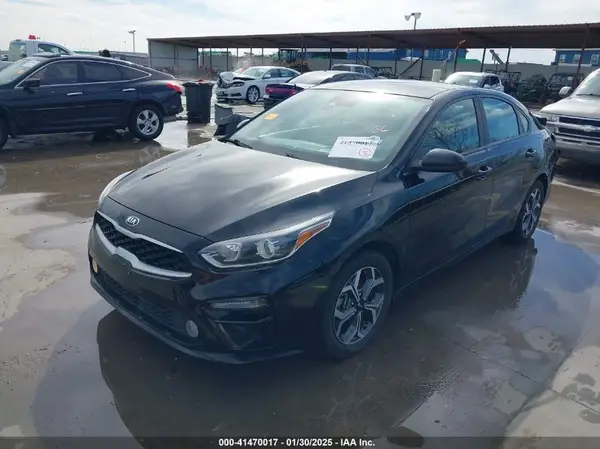 3KPF24AD1KE068184 2019 KIA FORTE - Image 2