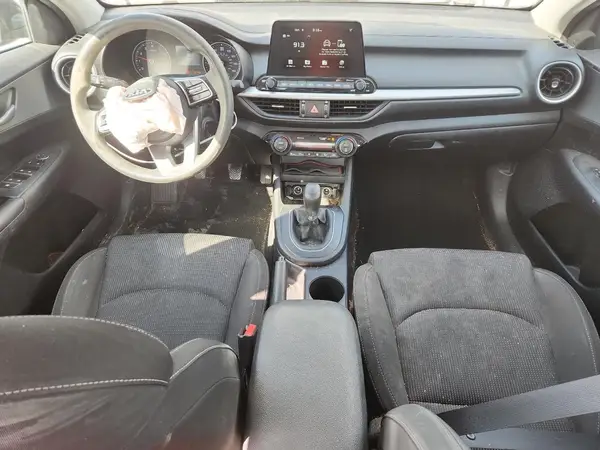 3KPF24AD1KE070579 2019 KIA FORTE - Image 8
