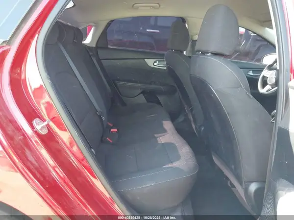 3KPF24AD1KE071554 2019 KIA FORTE - Image 8