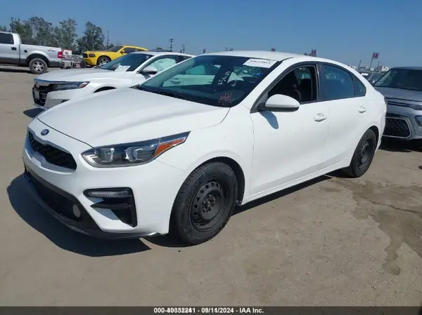 3KPF24AD1KE073675 2019 KIA FORTE - Image 2