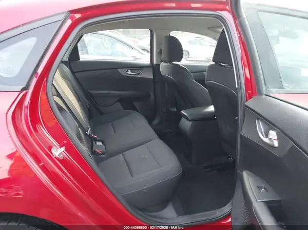 3KPF24AD1KE074406 2019 KIA FORTE - Image 8