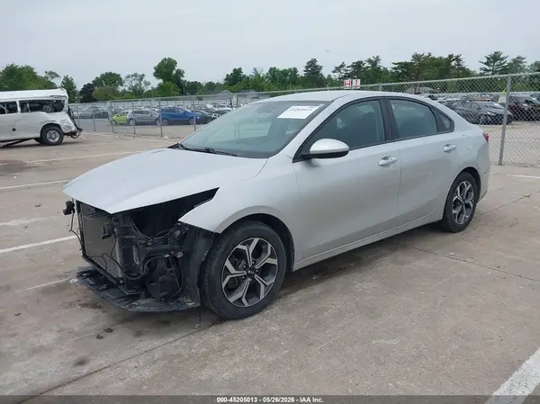 3KPF24AD1KE075362 2019 KIA FORTE - Image 2