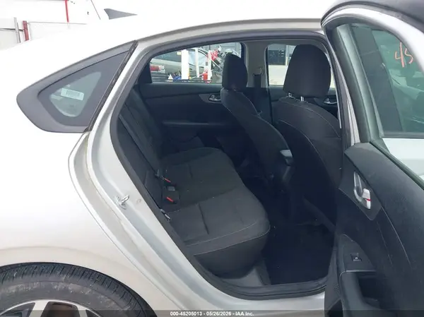 3KPF24AD1KE075362 2019 KIA FORTE - Image 8