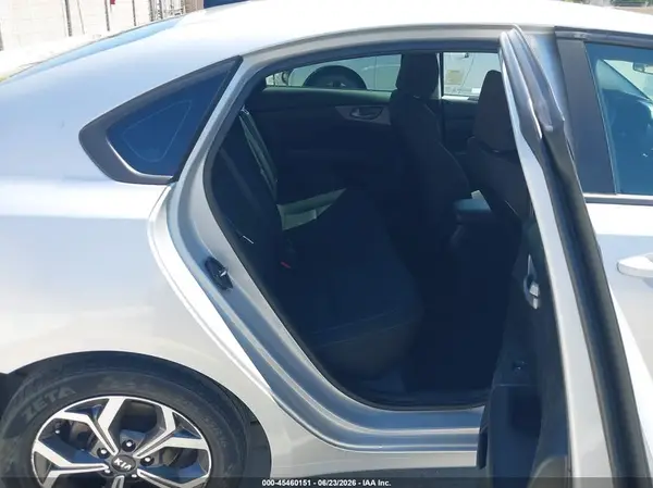 3KPF24AD1KE075622 2019 KIA FORTE - Image 8