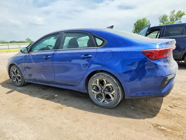 3KPF24AD1KE075670 2019 KIA FORTE - Image 2