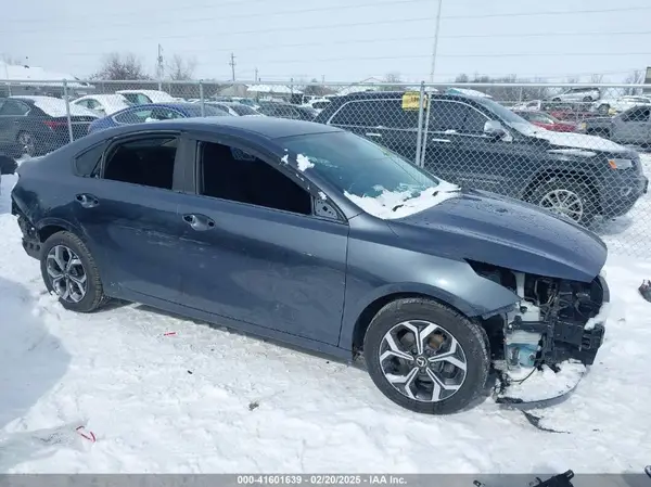 3KPF24AD1KE075720 2019 KIA FORTE - Image 1