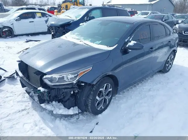 3KPF24AD1KE075720 2019 KIA FORTE - Image 2