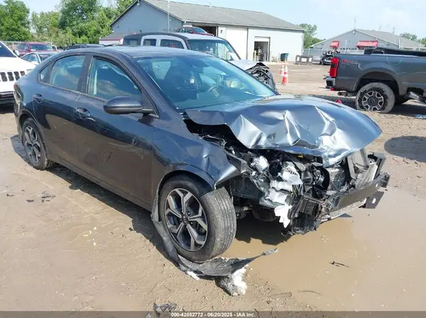 3KPF24AD1KE076821 2019 KIA FORTE - Image 1