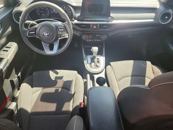 3KPF24AD1KE077242 2019 KIA FORTE - Image 8