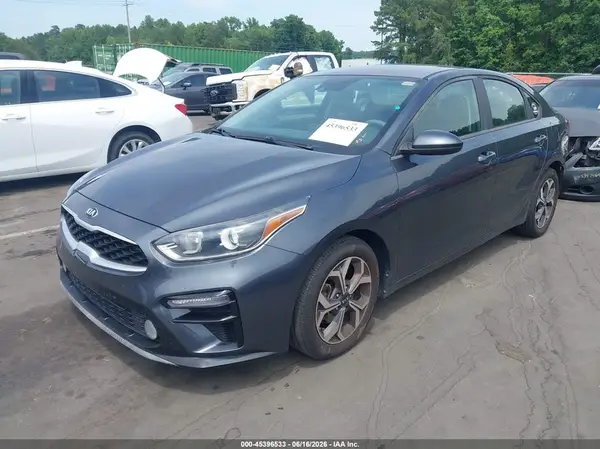 3KPF24AD1KE078231 2019 KIA FORTE - Image 2